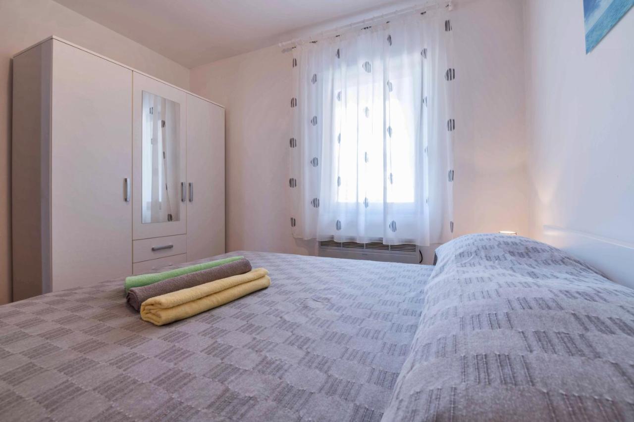 Apartment Dendy Pula Exterior photo