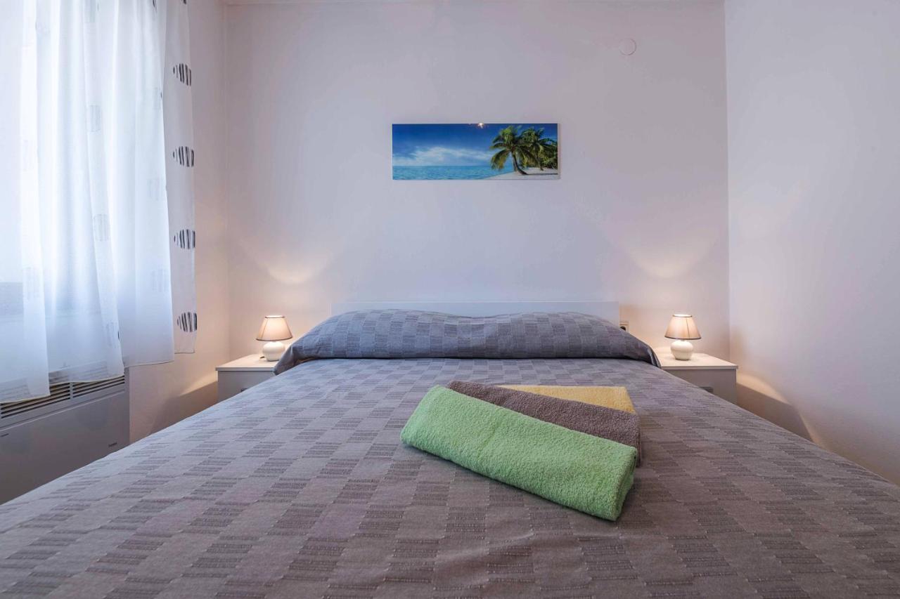 Apartment Dendy Pula Exterior photo