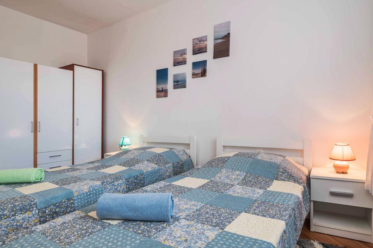 Apartment Dendy Pula Exterior photo